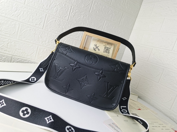 ルイヴィトンバッグ素材ディテール